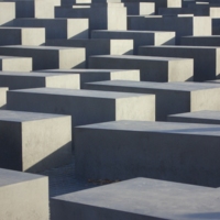 Holocaust_monument_Berlijn.jpg
